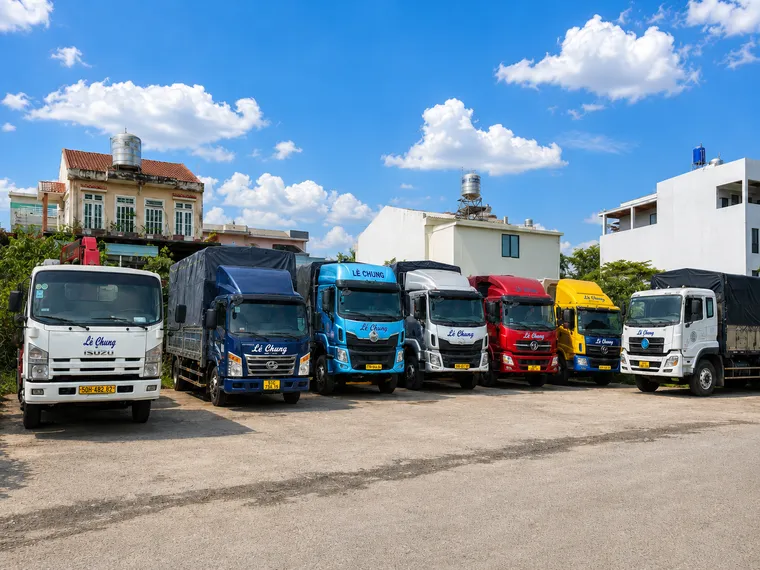 Xe Tải Chở Hàng 15 Tấn
